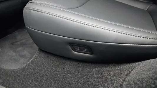 Tesla Y RWD 2026 34