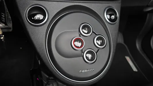 Fiat 500C 2020 9