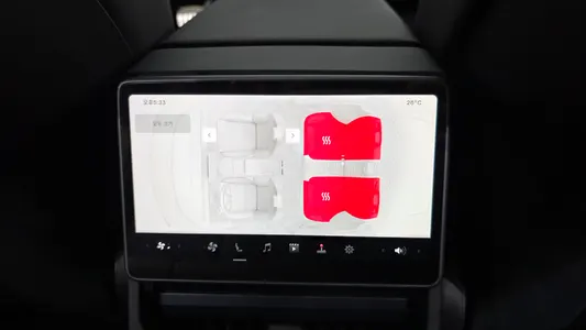 Tesla 3 AWD 2026 28