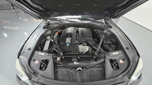 BMW 7 Series (F01) 740Li 2012 6