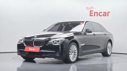 BMW 7 Series (F01) 740Li 2012