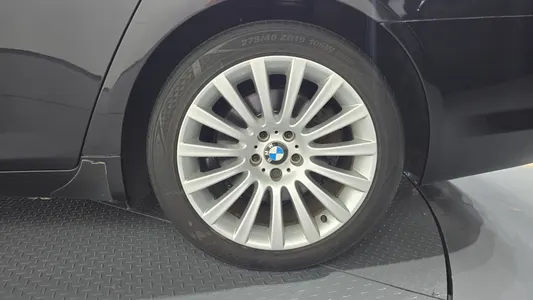 BMW 7 Series (F01) 740Li 2012 21