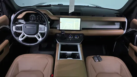 Land Rover (L663) 110 P300 X- SE 2025 7