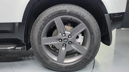 Land Rover (L663) 110 P300 X- SE 2025 22