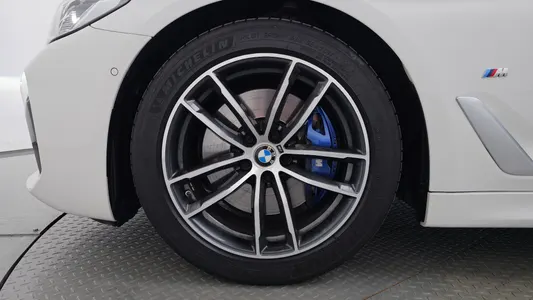 BMW 5 Series (G30) 520i M 2022 4