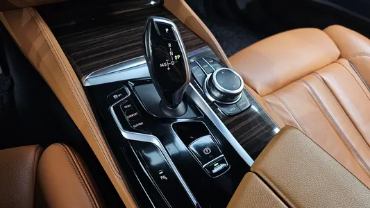 BMW 5 Series (G30) 520i M 2022 8