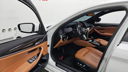 BMW 5 Series (G30) 520i M 2022 9