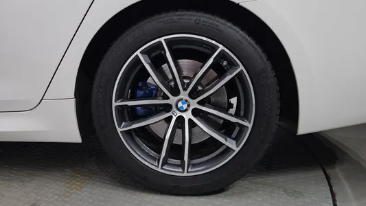 BMW 5 Series (G30) 520i M 2022 21