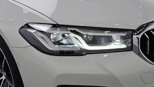 BMW 5 Series (G30) 520i M 2022 22