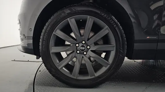 Land Rover 레인지로버 벨라 3.0 D300 R- HSE 2018 4