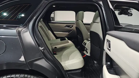 Land Rover 레인지로버 벨라 3.0 D300 R- HSE 2018 11