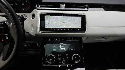 Land Rover 레인지로버 벨라 3.0 D300 R- HSE 2018 13