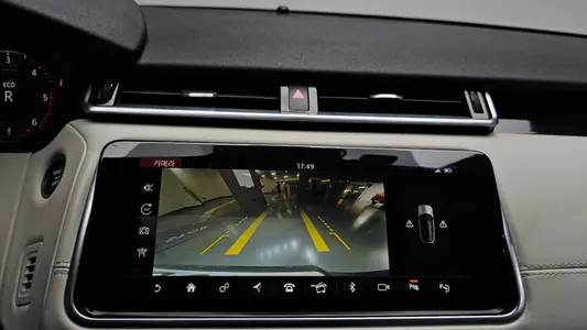 Land Rover 레인지로버 벨라 3.0 D300 R- HSE 2018 14