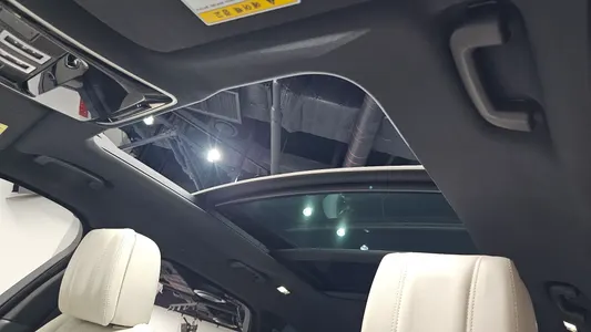 Land Rover 레인지로버 벨라 3.0 D300 R- HSE 2018 17