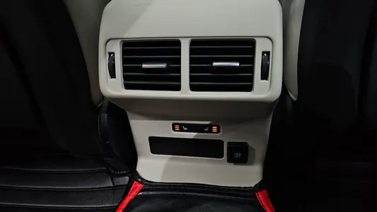 Land Rover 레인지로버 벨라 3.0 D300 R- HSE 2018 18