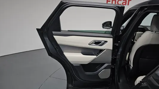 Land Rover 레인지로버 벨라 3.0 D300 R- HSE 2018 25