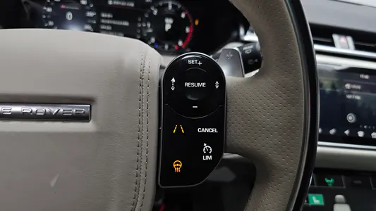 Land Rover 레인지로버 벨라 3.0 D300 R- HSE 2018 33