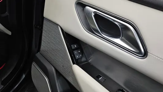 Land Rover 레인지로버 벨라 3.0 D300 R- HSE 2018 40