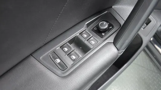 Volkswagen 2 2.0 TDI 2022 19