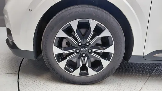 Kia Carnival 9 2023 5
