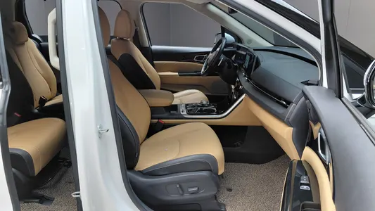 Kia Carnival 9 2023 10