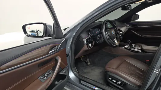 BMW 5 Series (G30) 530i xDrive M 2017 10