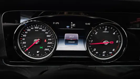Mercedes-Benz E-Class W213 E220d 2016 8