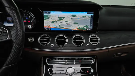 Mercedes-Benz E-Class W213 E220d 2016 14