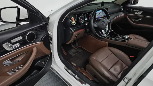 Mercedes-Benz E-Class W213 E220d 2016 10