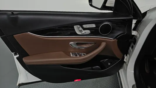 Mercedes-Benz E-Class W213 E220d 2016 25