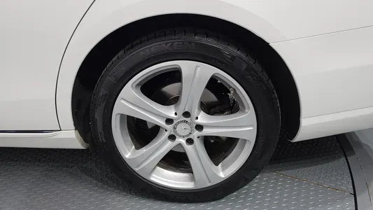 Mercedes-Benz E-Class W213 E220d 2016 22