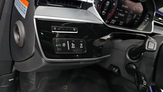 Audi A8 (D5) 55 TFSI LWB 2020 19