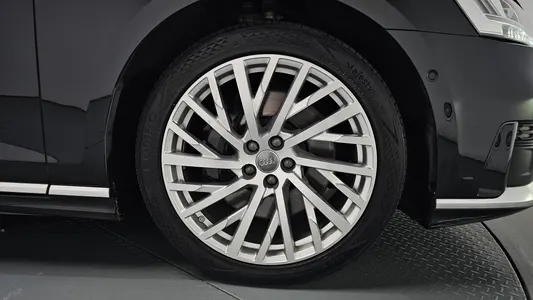 Audi A8 (D5) 55 TFSI LWB 2020 21