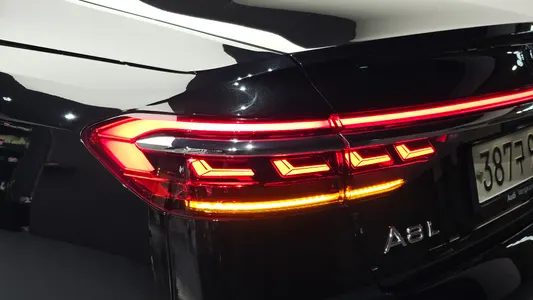 Audi A8 (D5) 55 TFSI LWB 2020 23