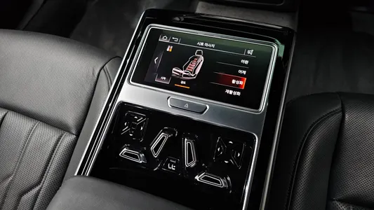 Audi A8 (D5) 55 TFSI LWB 2020 31