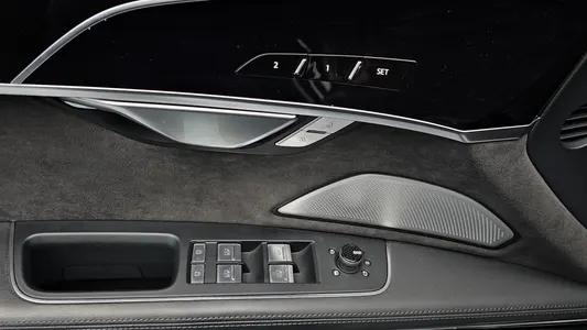 Audi A8 (D5) 55 TFSI LWB 2020 27