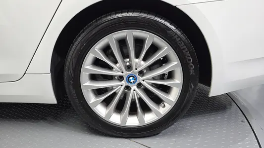 BMW 5 Series (G30) 530e 2021 5