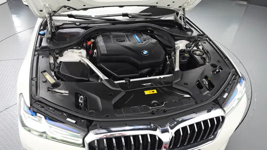 BMW 5 Series (G30) 530e 2021 6