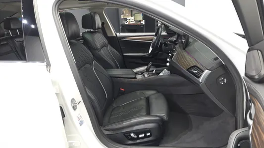 BMW 5 Series (G30) 530e 2021 11