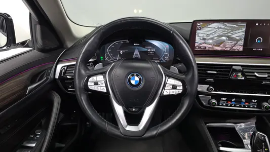 BMW 5 Series (G30) 530e 2021 13