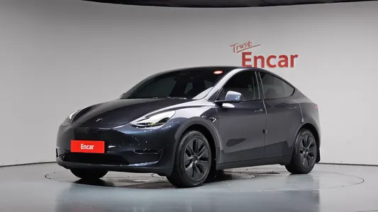 Tesla Y AWD 2024