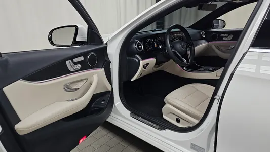 Mercedes-Benz E-Class W213 E250 2022 9