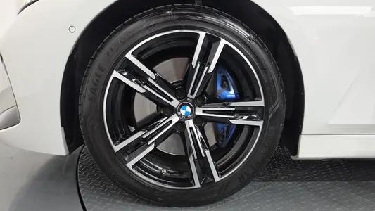 BMW 3 Series (G20) 320i M 2023 5