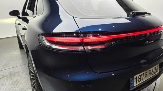 Porsche 마칸 2.0 2021 23