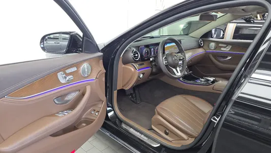 Mercedes-Benz E-Class W213 E300e 2019 10