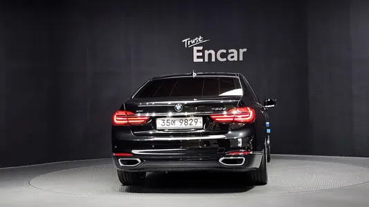 BMW 7 Series (G11) 730d xDrive 2016 4