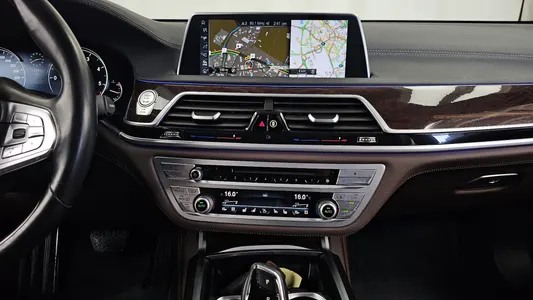 BMW 7 Series (G11) 730d xDrive 2016 14