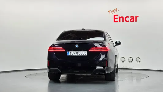 BMW 5 Series (G60) 530e xDrive M 2025 4