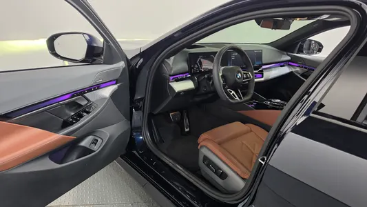 BMW 5 Series (G60) 530e xDrive M 2025 10