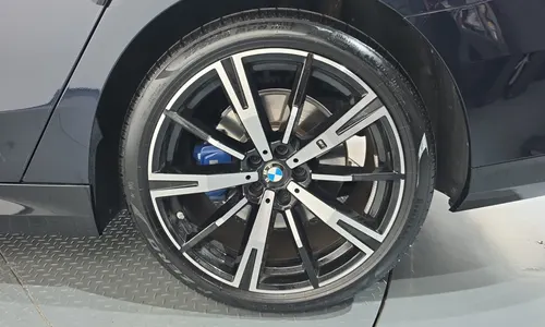 BMW 5 Series (G60) 530e xDrive M 2025 21